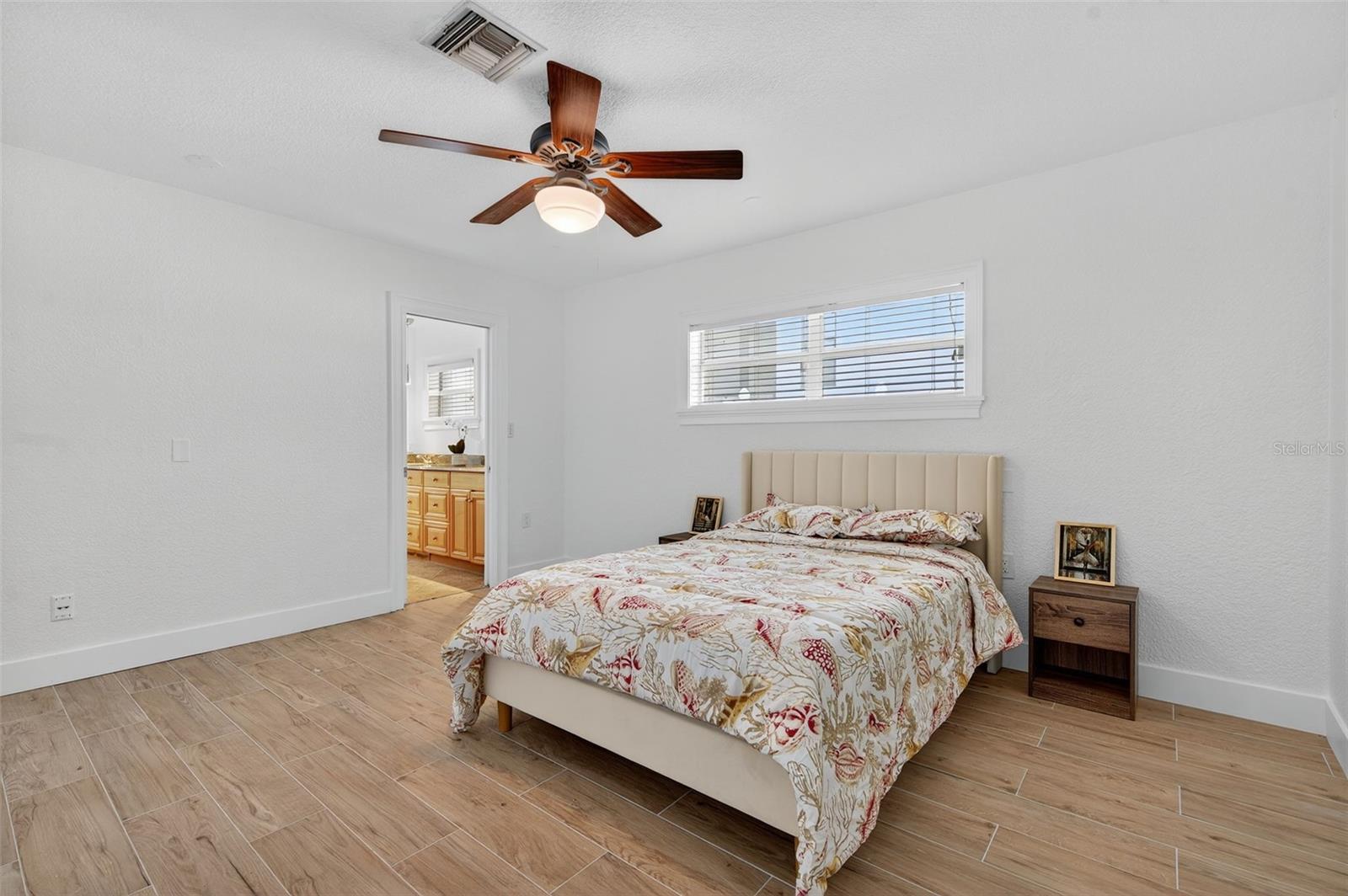 DAVIS ISLANDS - Residential Lease