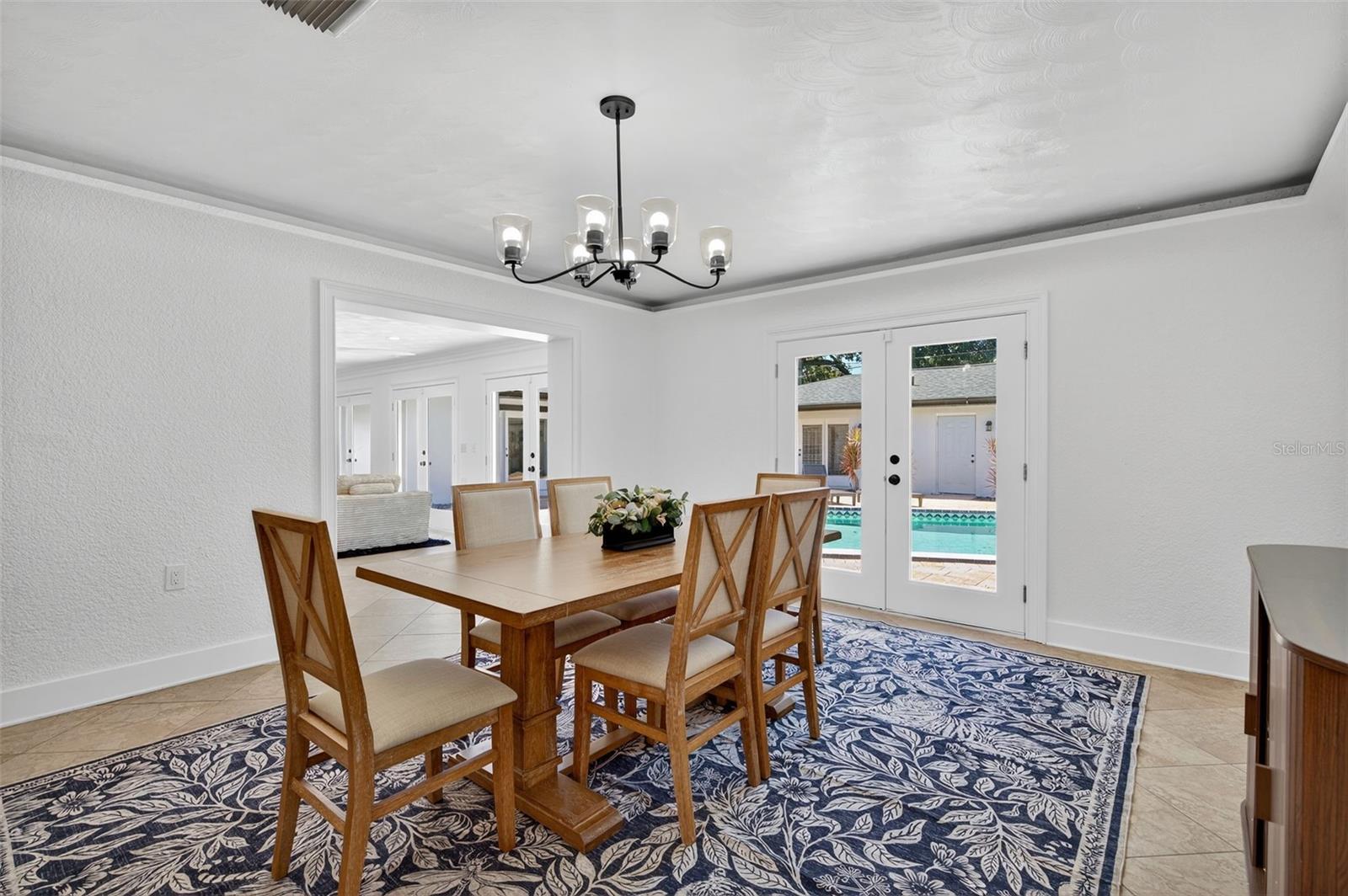 DAVIS ISLANDS - Residential Lease