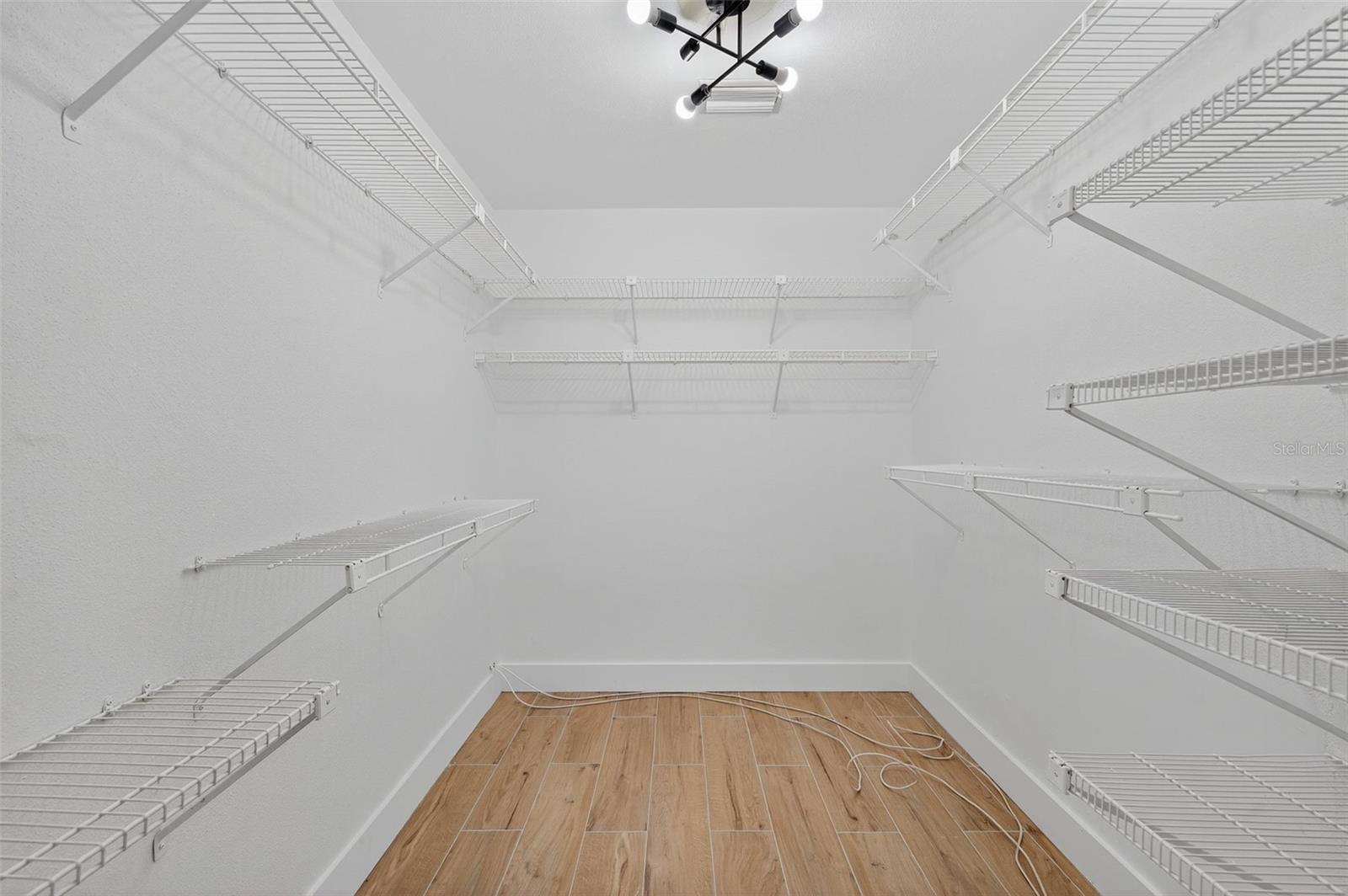 DAVIS ISLANDS - Residential Lease