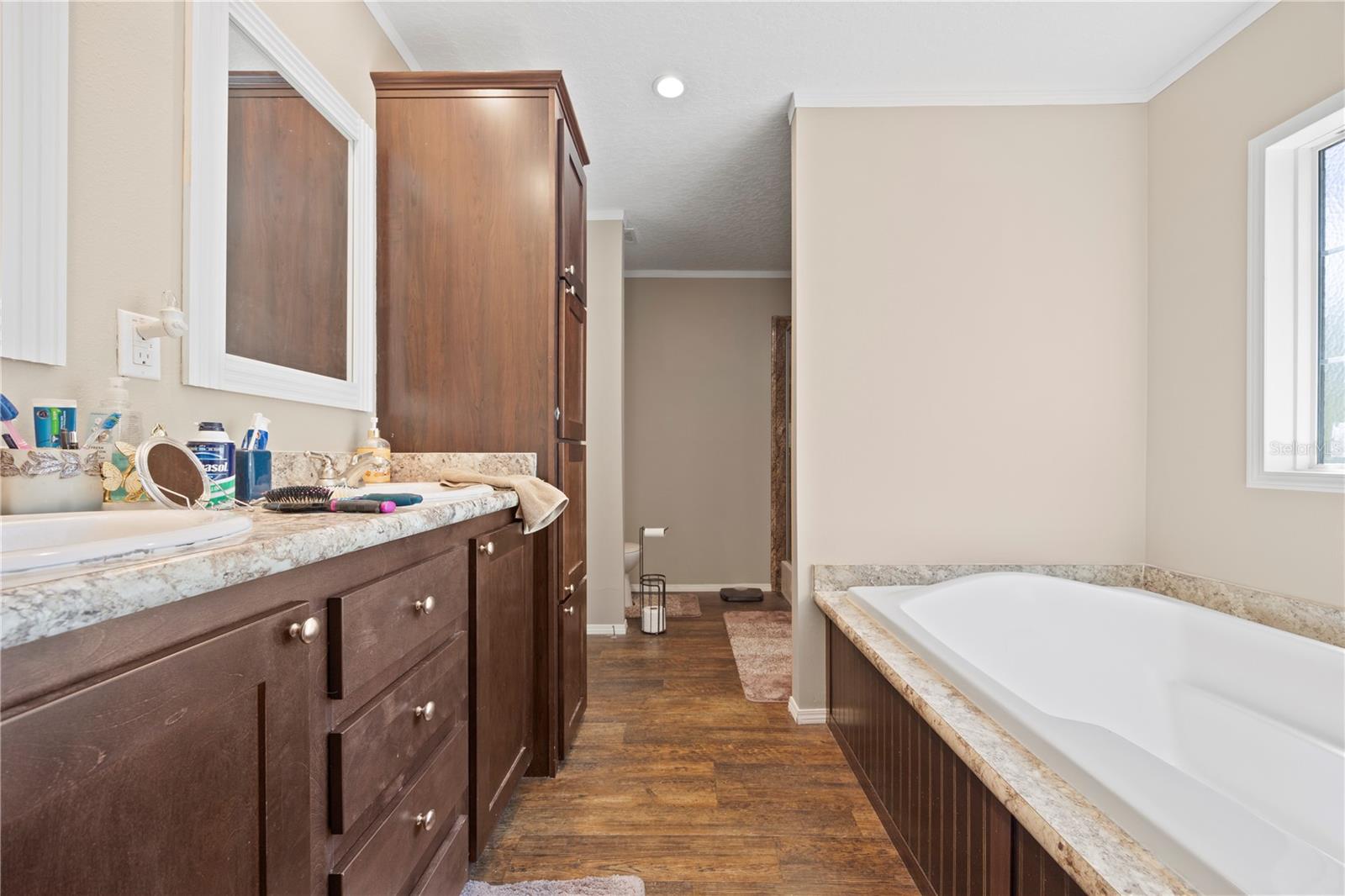 INTERLACHEN LAKE ESTATES - Residential