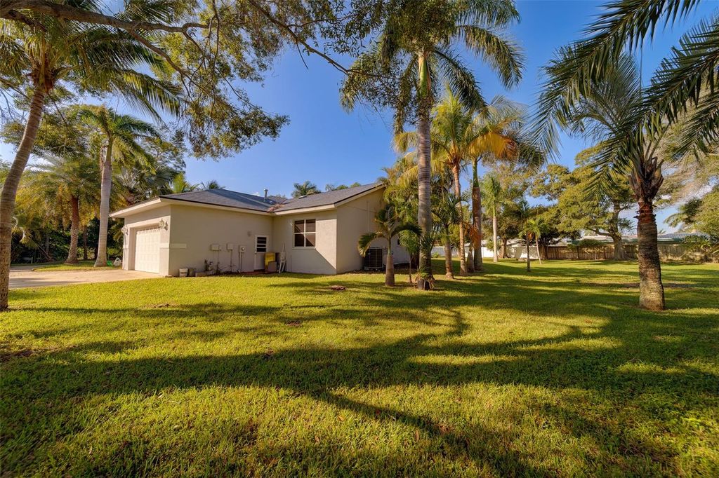 Real estate matching your search 16 Photo of 10933 54th Avenue N, St Petersburg, FL 33708 (MLS # TB8441424)