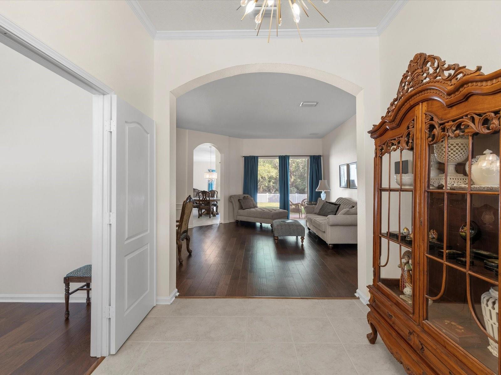 LEXINGTON OAKS VILLAGE 08 09 - Residential