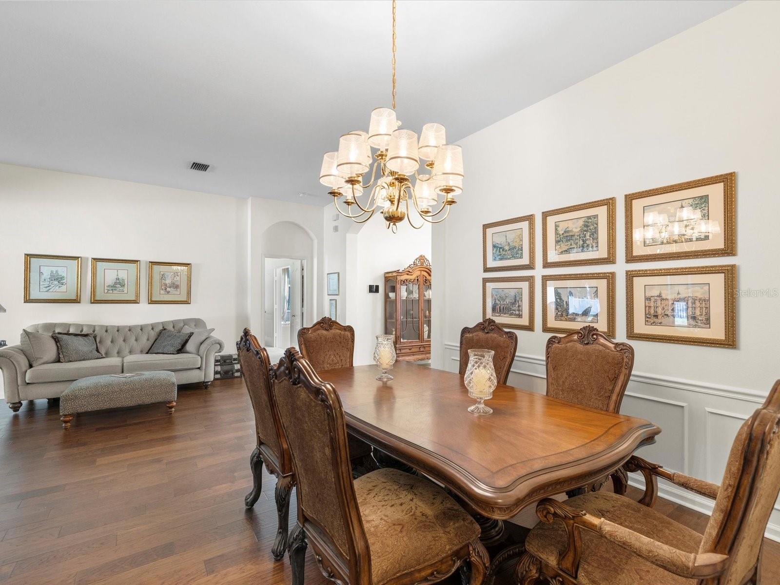 LEXINGTON OAKS VILLAGE 08 09 - Residential