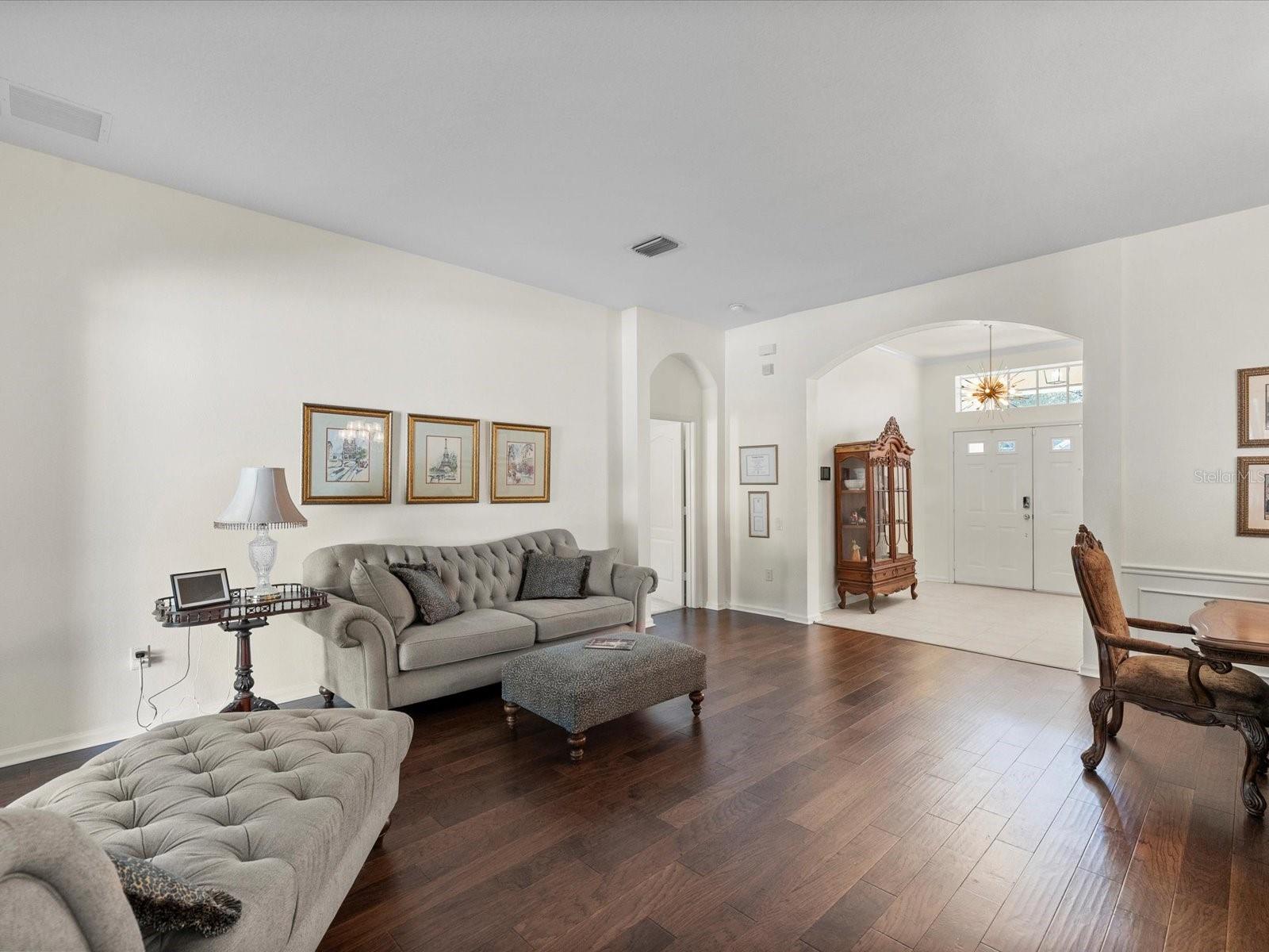 LEXINGTON OAKS VILLAGE 08 09 - Residential