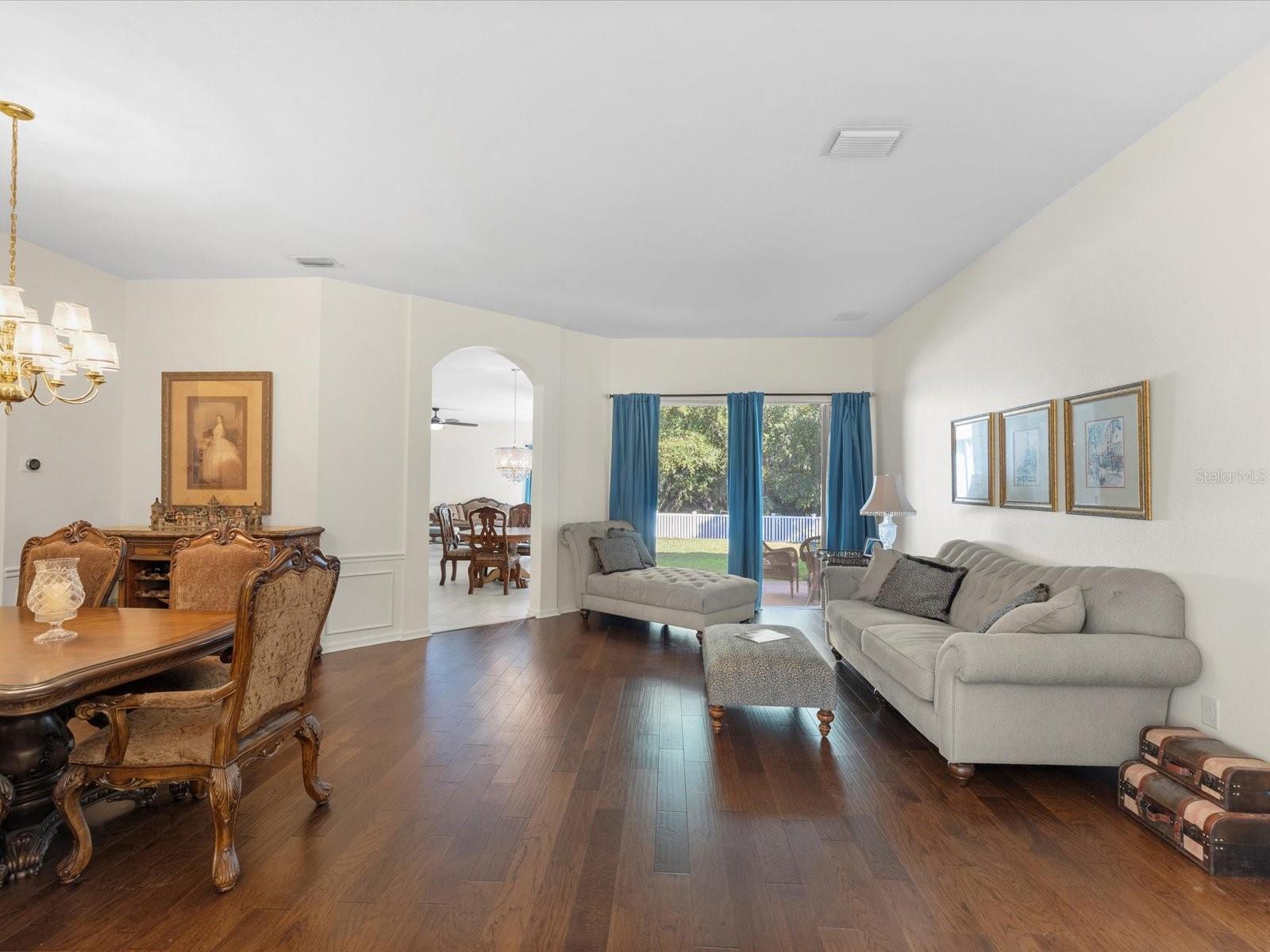 LEXINGTON OAKS VILLAGE 08 09 - Residential