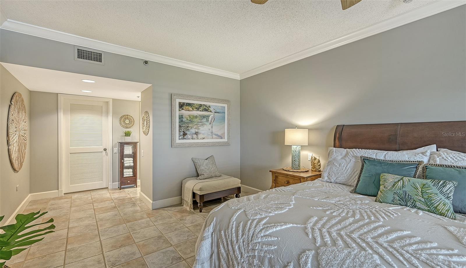 SUNSET BEACH - Residential Lease