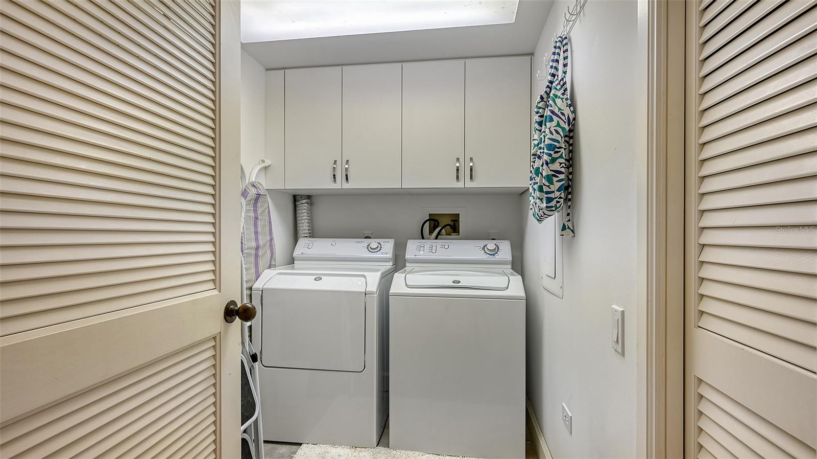 SUNSET BEACH - Residential Lease