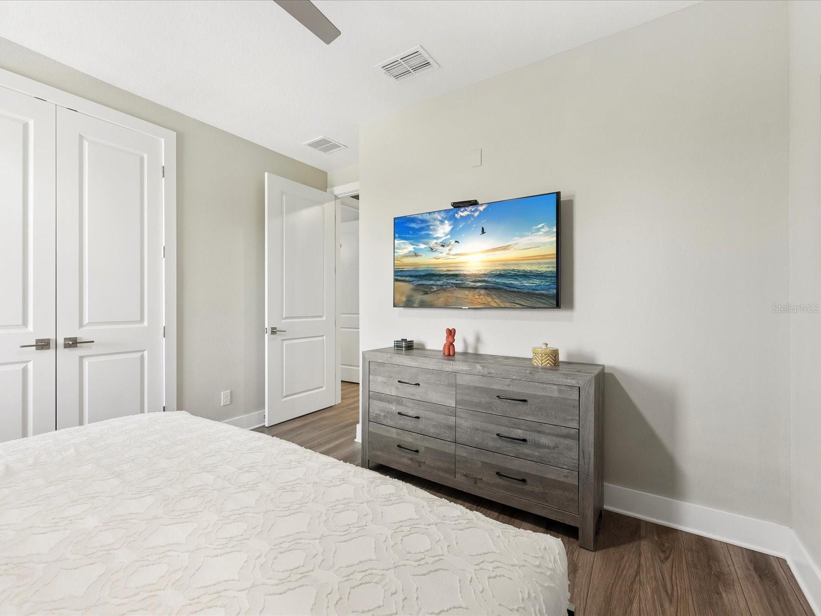 REUNION WEST VLGS NORTH - Residential