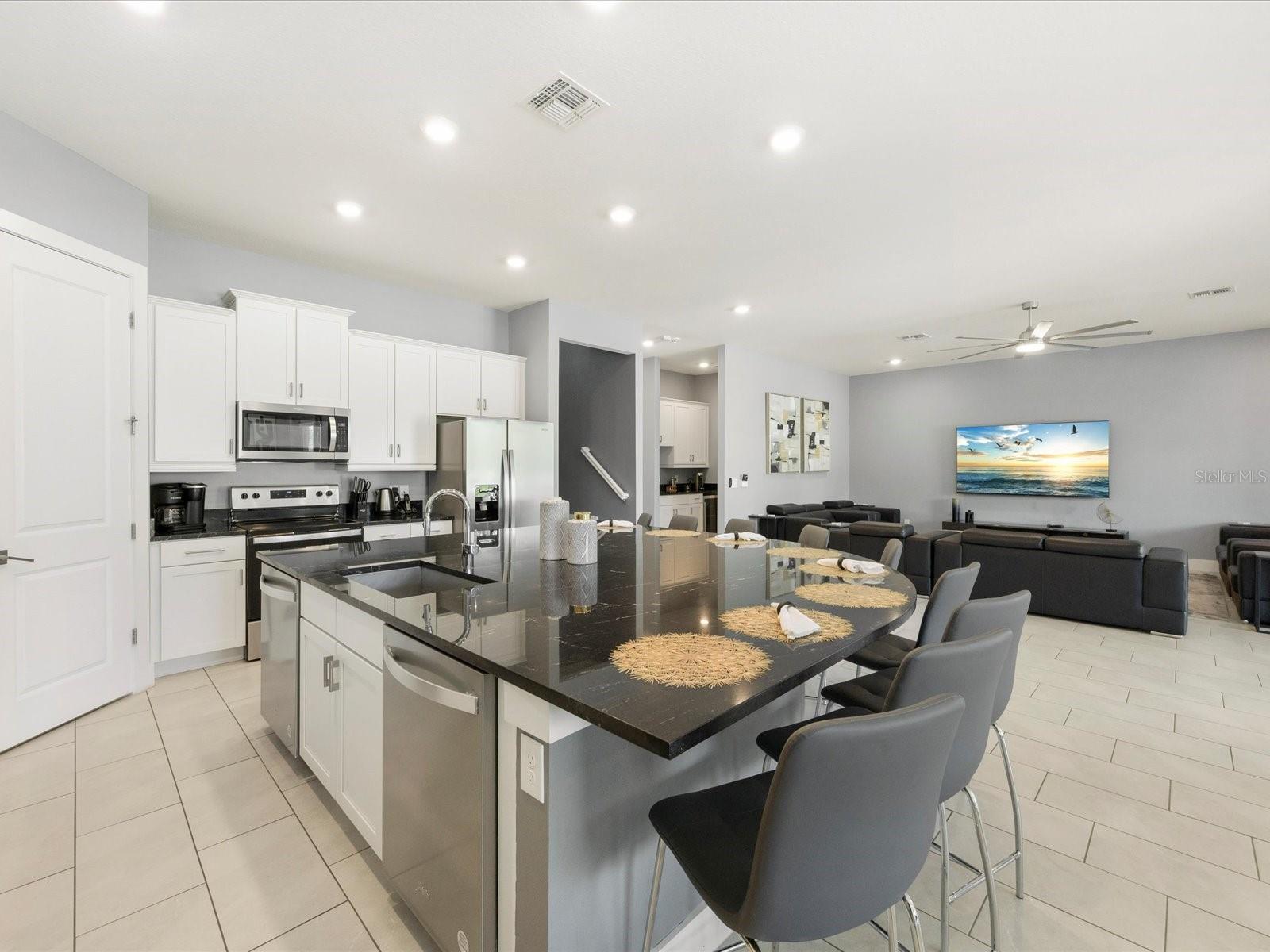 REUNION WEST VLGS NORTH - Residential