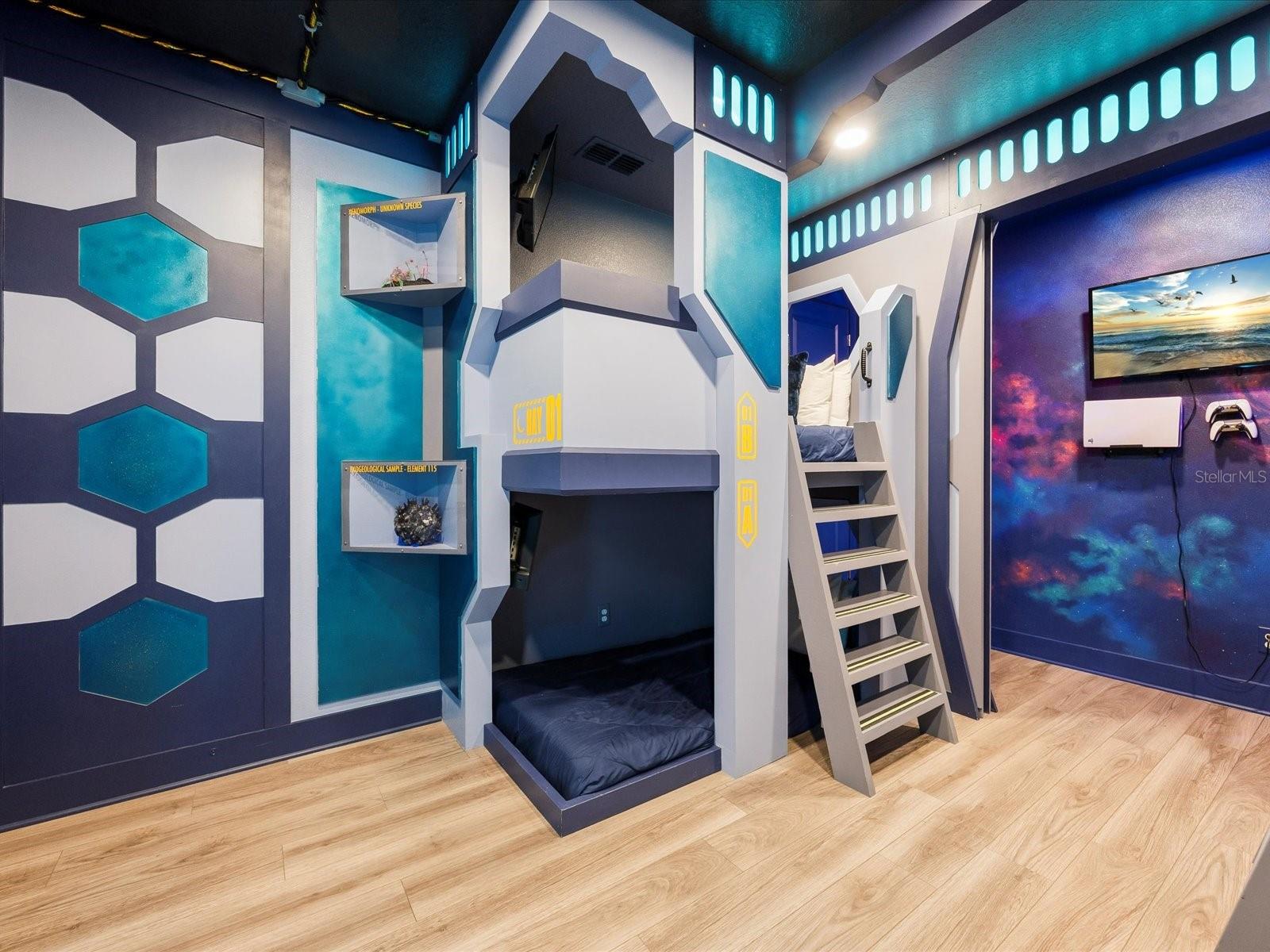 REUNION WEST VLGS NORTH - Residential