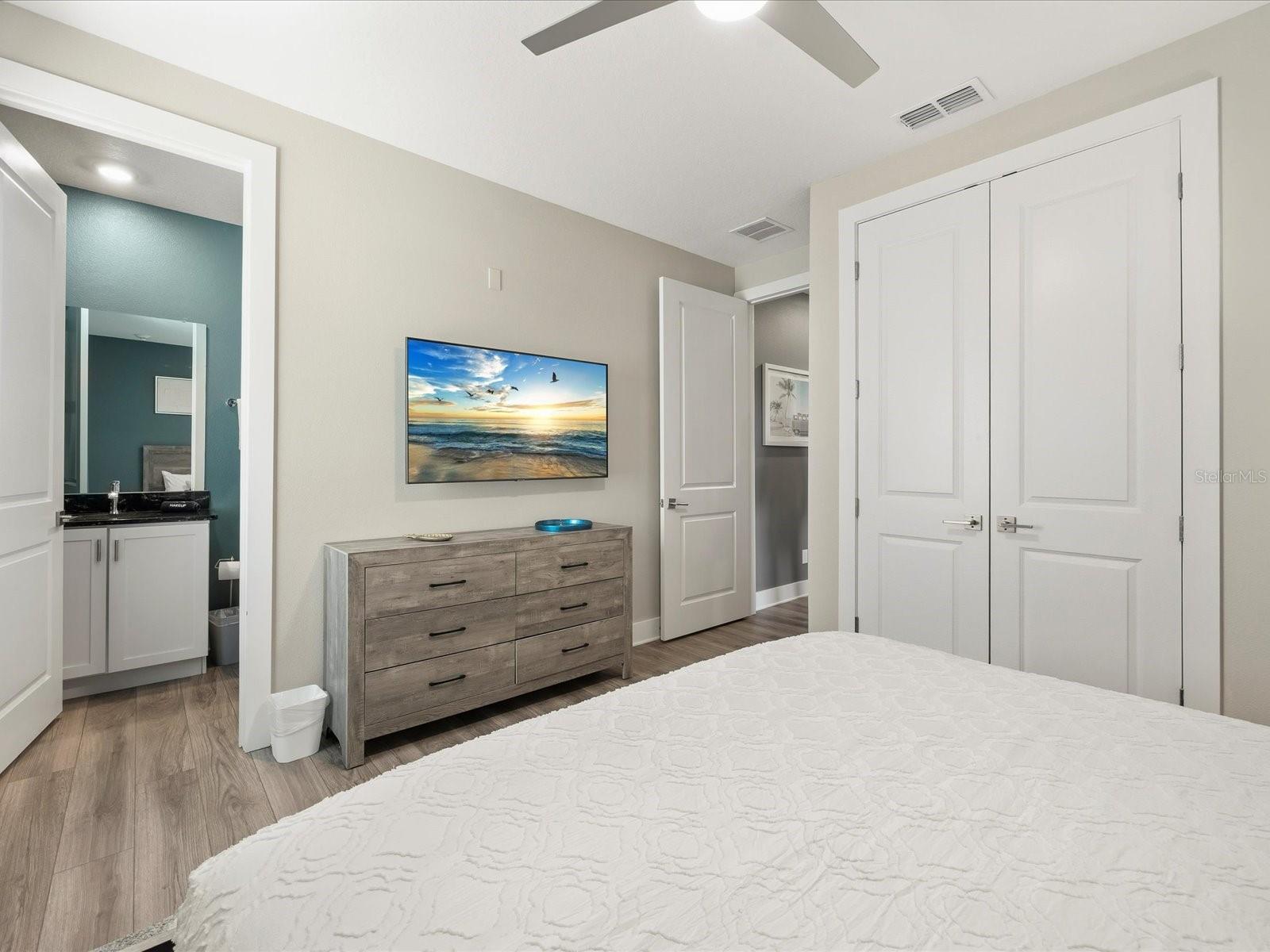 REUNION WEST VLGS NORTH - Residential