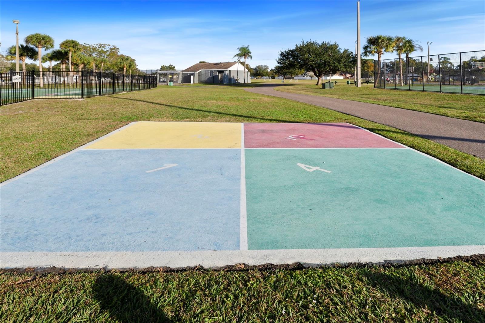 GLEN ELLEN VILLAGE - Residential