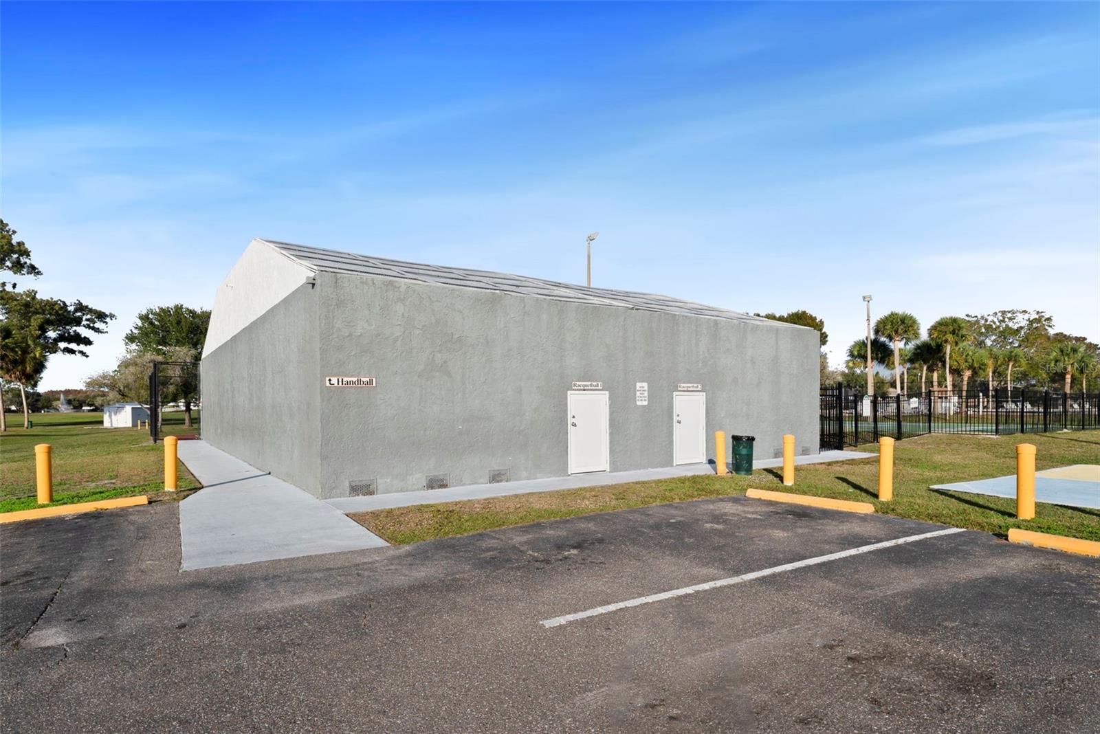 GLEN ELLEN VILLAGE - Residential