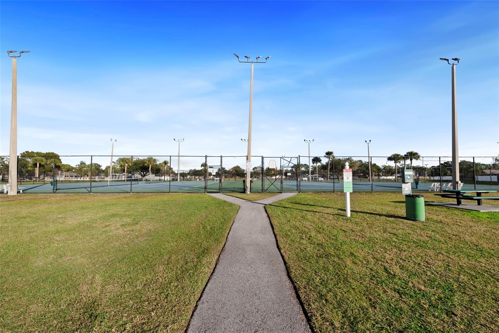 GLEN ELLEN VILLAGE - Residential