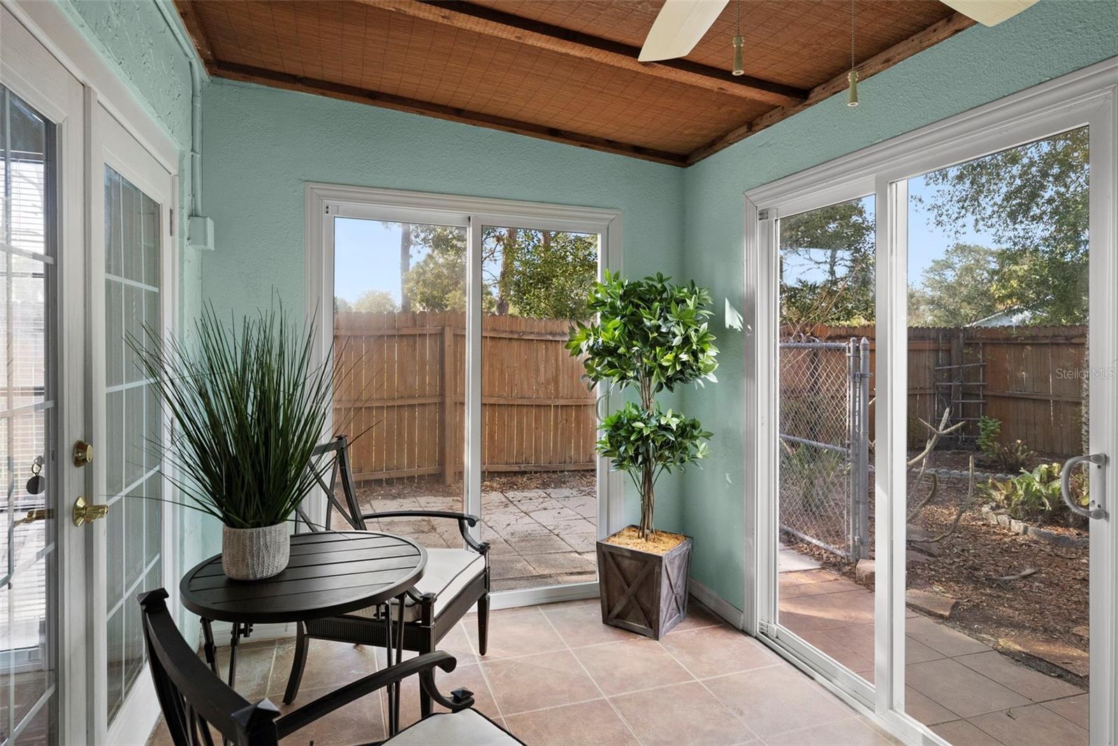 GLEN ELLEN VILLAGE - Residential