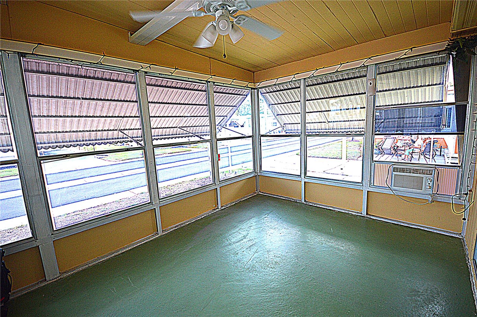 TARPON SHORES MOBILE HOME VILLAGE UNREC - Residential