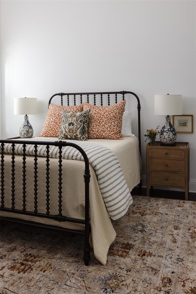 LAUREL POINTE PH 1 - Residential