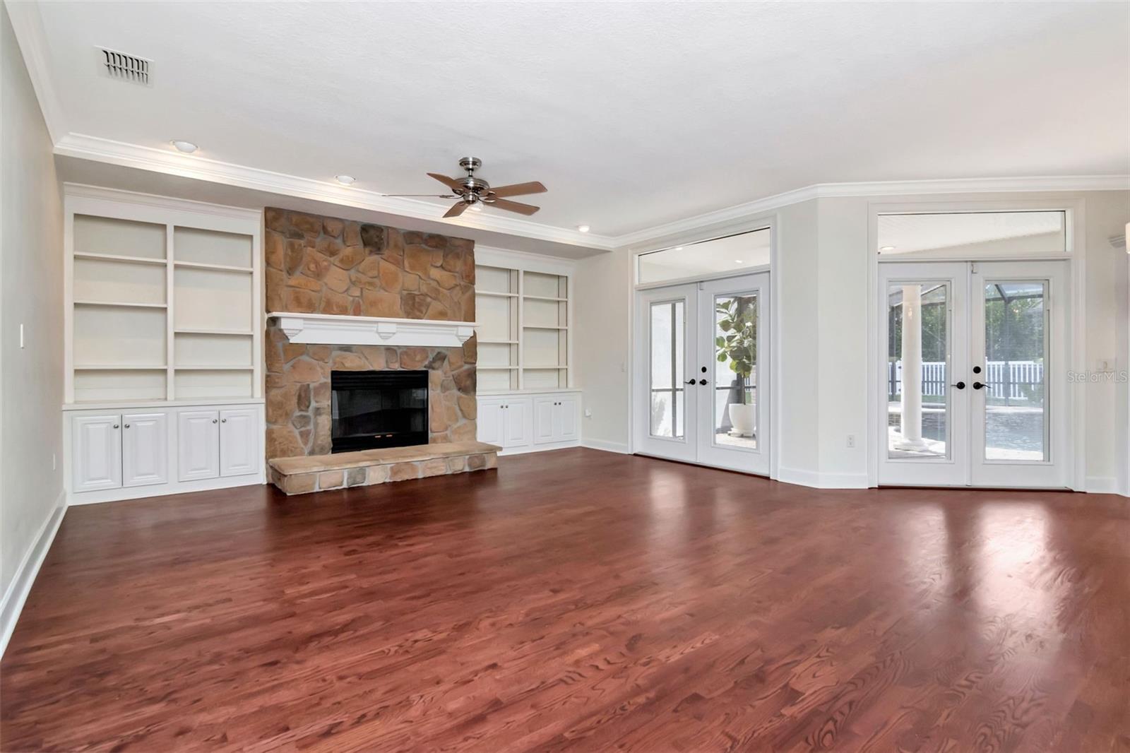 VILLAGE/SCOTT LAKE - Residential