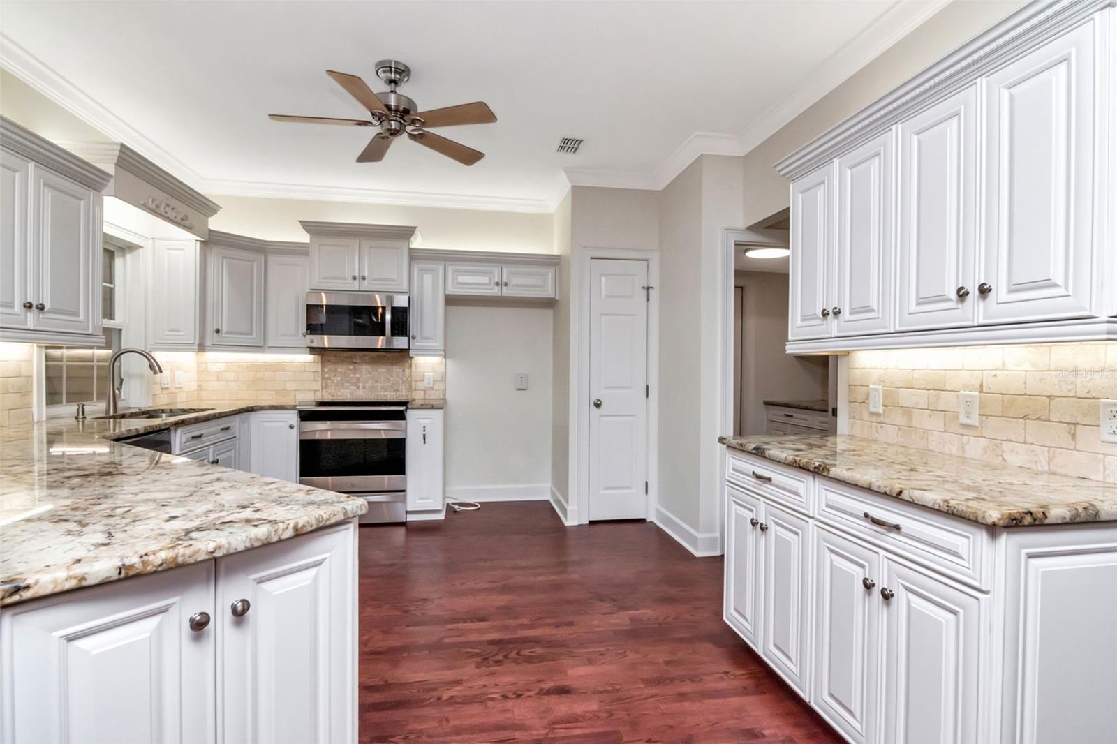 VILLAGE/SCOTT LAKE - Residential