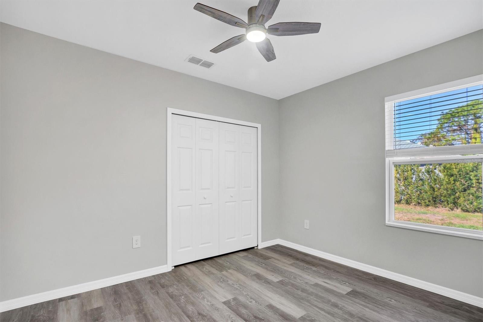 WALK IN WATER LAKE ESTATES PH 03 - Residential