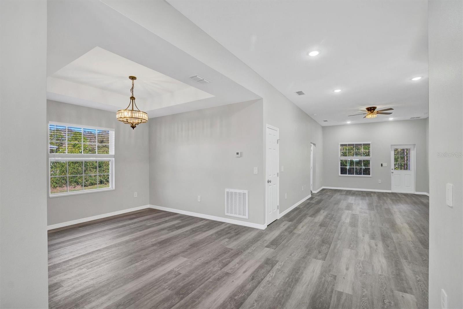 WALK IN WATER LAKE ESTATES PH 03 - Residential