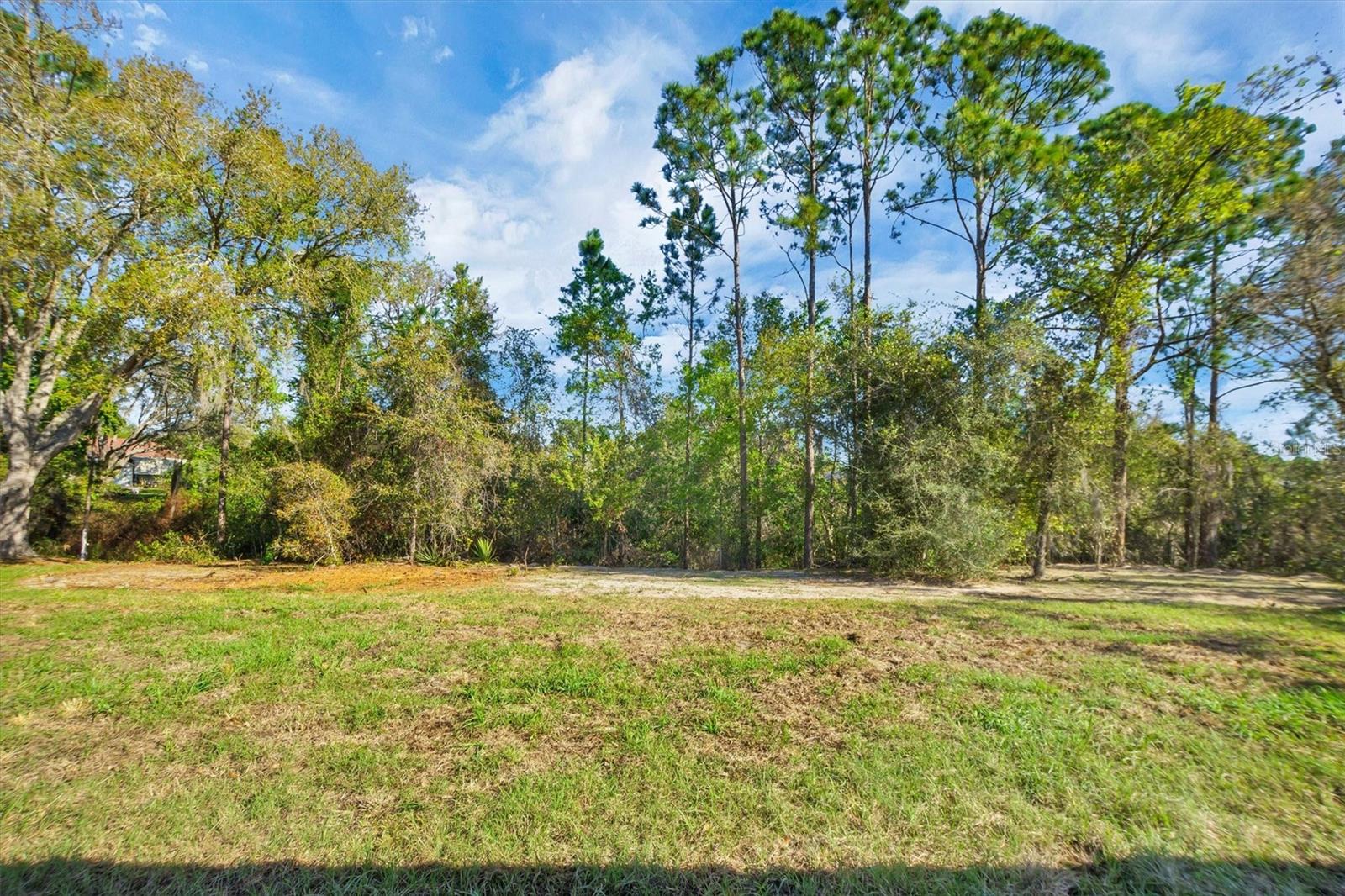 WALK IN WATER LAKE ESTATES PH 03 - Residential