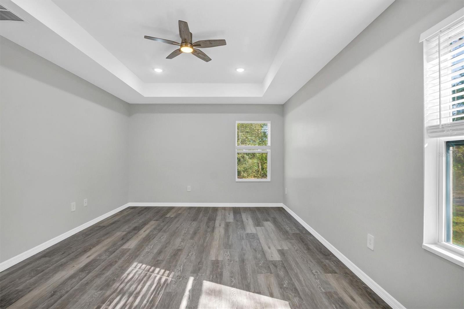 WALK IN WATER LAKE ESTATES PH 03 - Residential