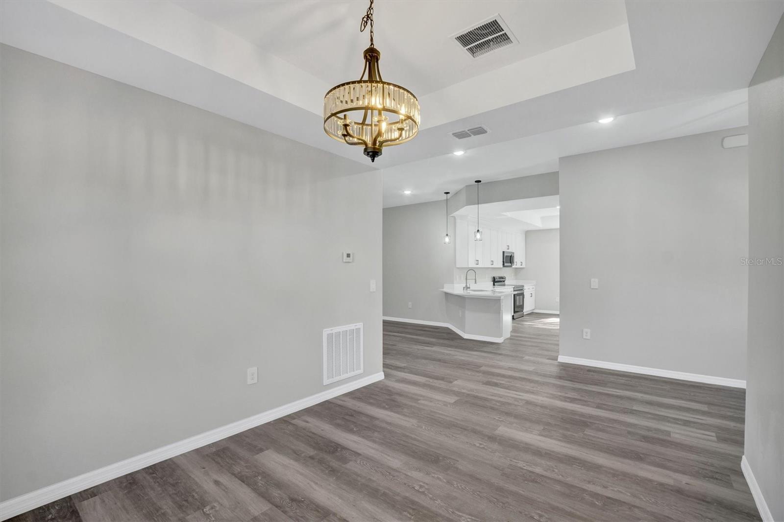 WALK IN WATER LAKE ESTATES PH 03 - Residential