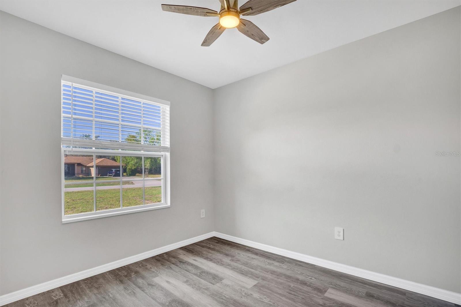 WALK IN WATER LAKE ESTATES PH 03 - Residential