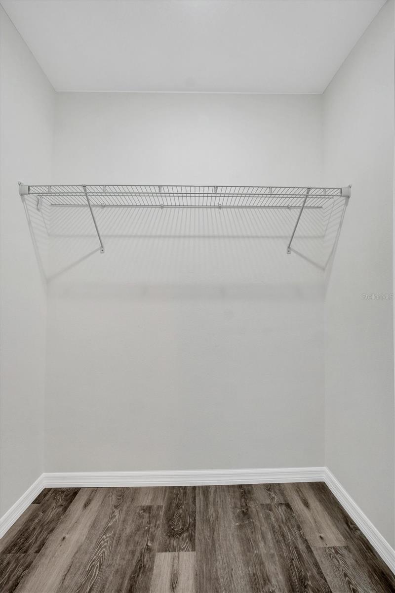 WALK IN WATER LAKE ESTATES PH 03 - Residential