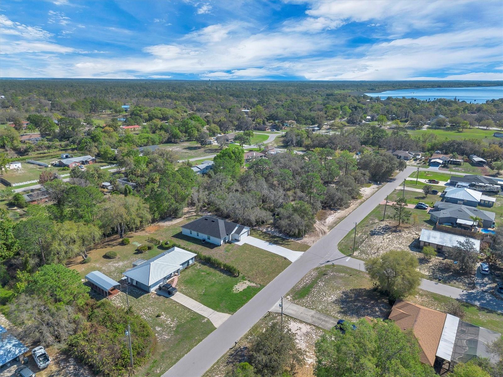 WALK IN WATER LAKE ESTATES PH 03 - Residential