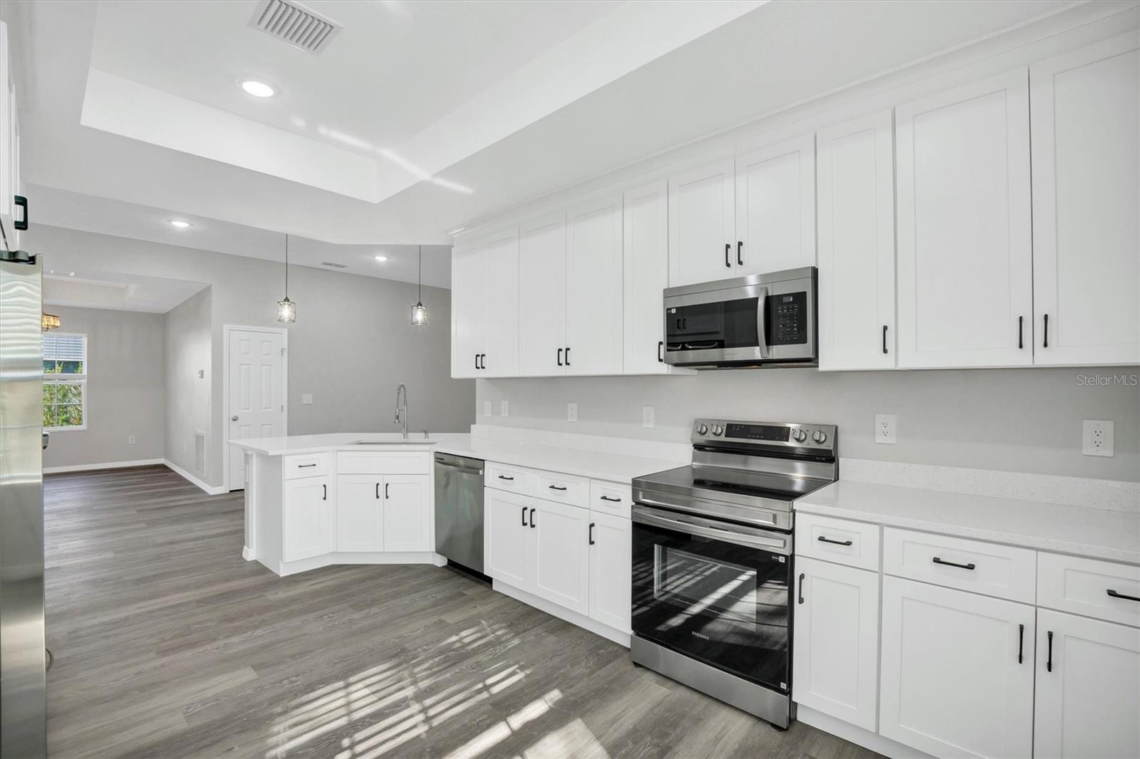 WALK IN WATER LAKE ESTATES PH 03 - Residential