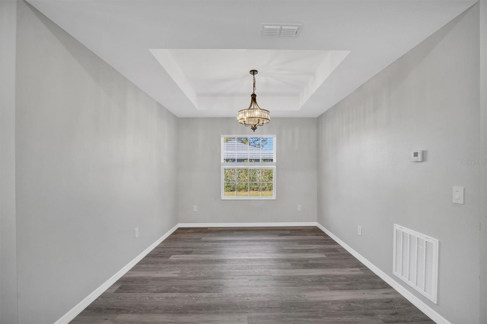 WALK IN WATER LAKE ESTATES PH 03 - Residential