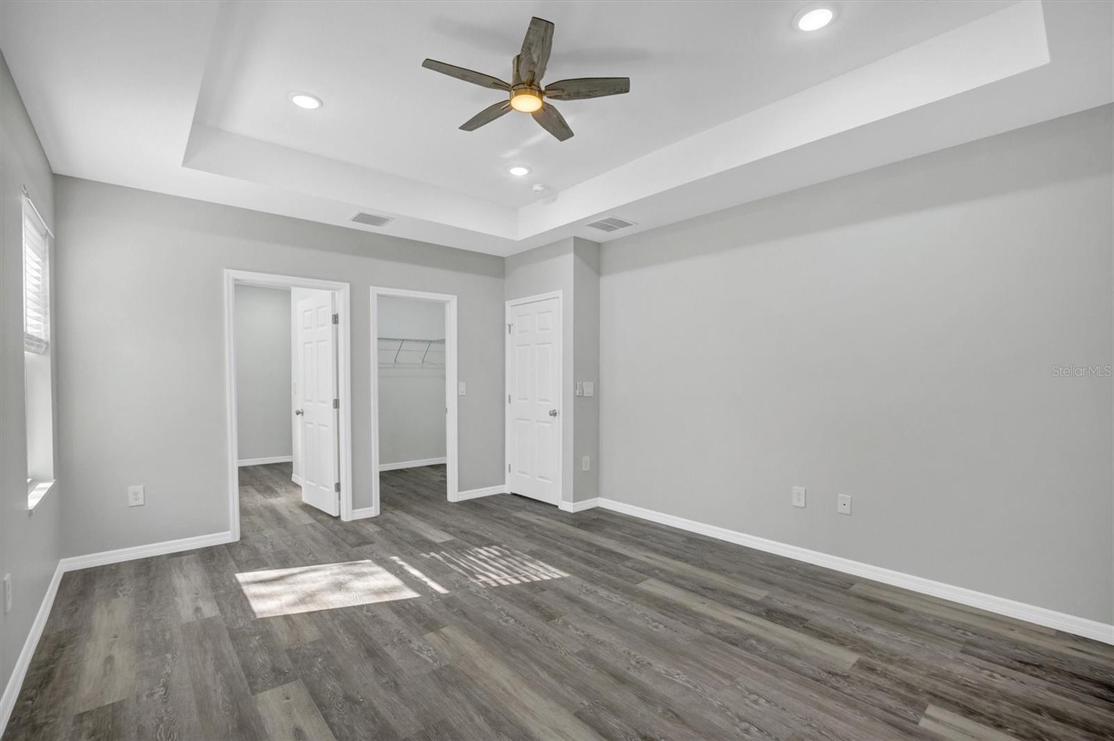 WALK IN WATER LAKE ESTATES PH 03 - Residential