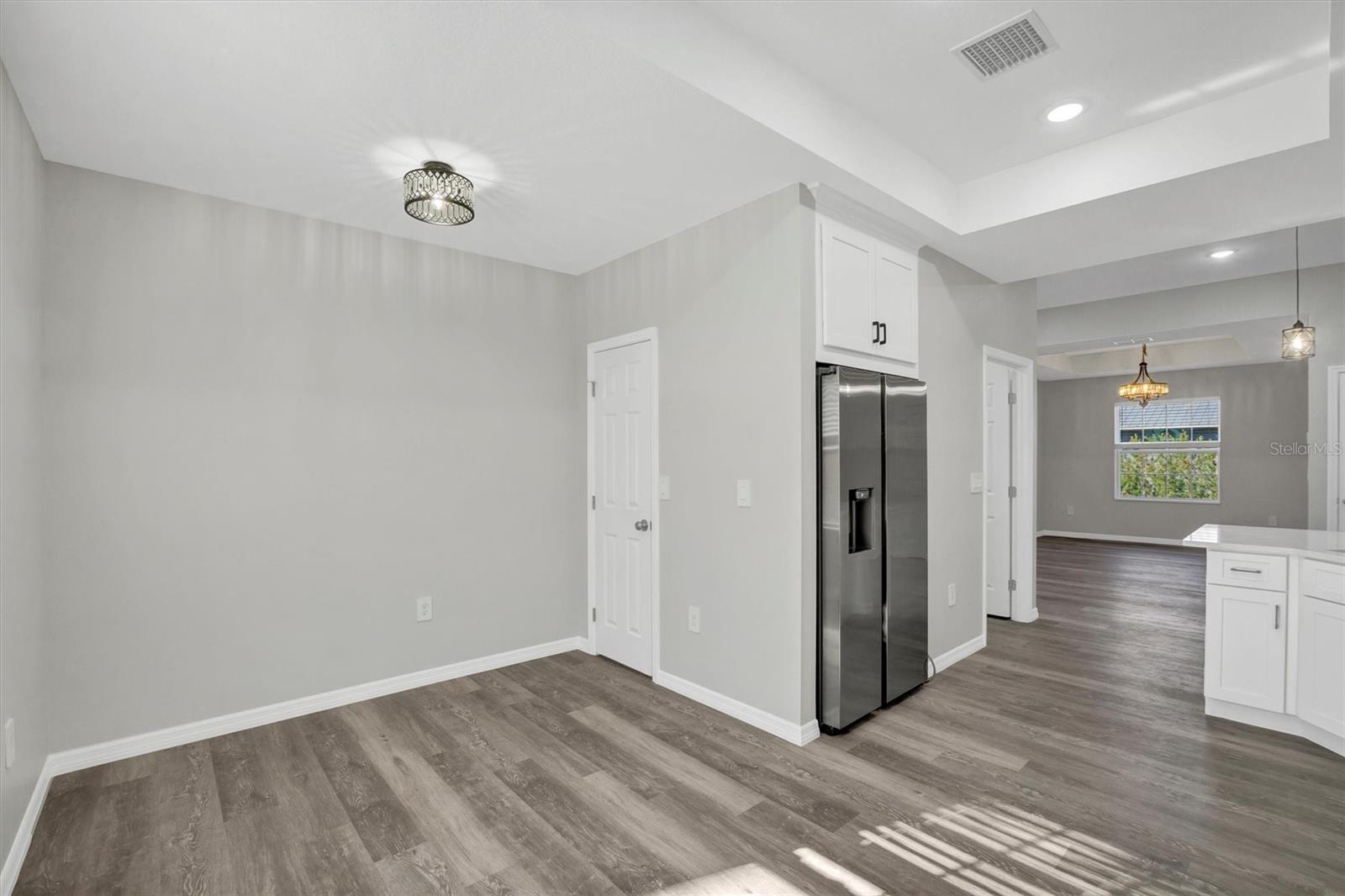 WALK IN WATER LAKE ESTATES PH 03 - Residential