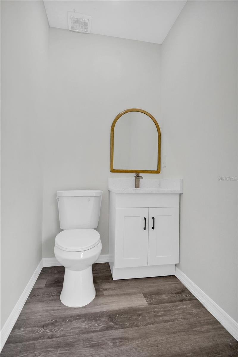 WALK IN WATER LAKE ESTATES PH 03 - Residential