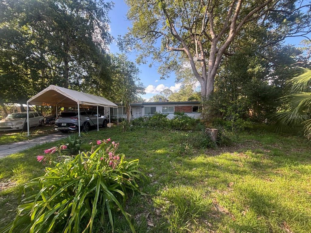 Photo of 1032 NE 20th Avenue, Gainesville, FL 32609 (MLS # A4699533)