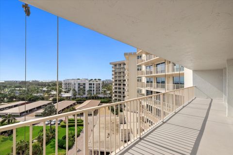 A home in LONGBOAT KEY