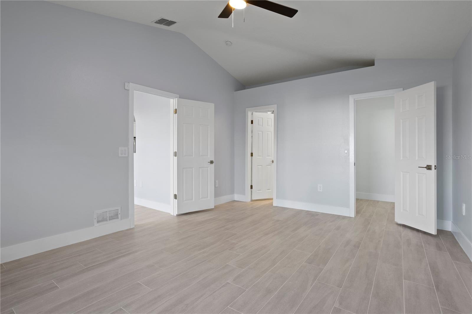 DELONA LAKES UN 32 - Residential