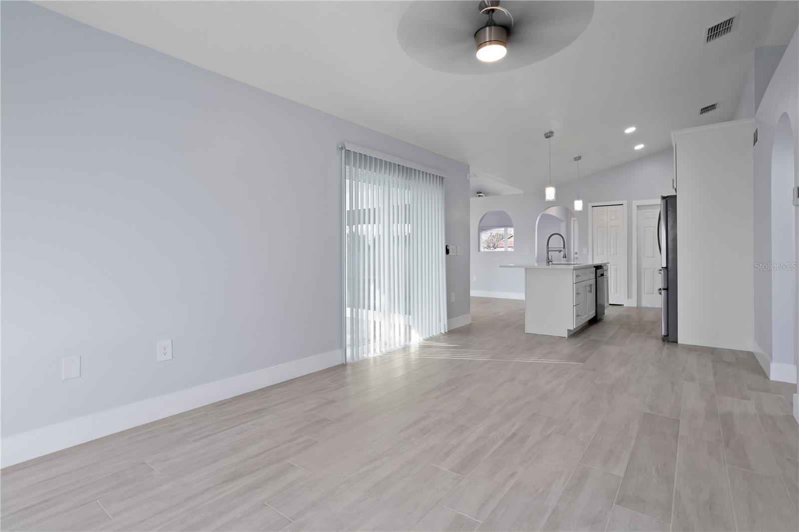 DELONA LAKES UN 32 - Residential