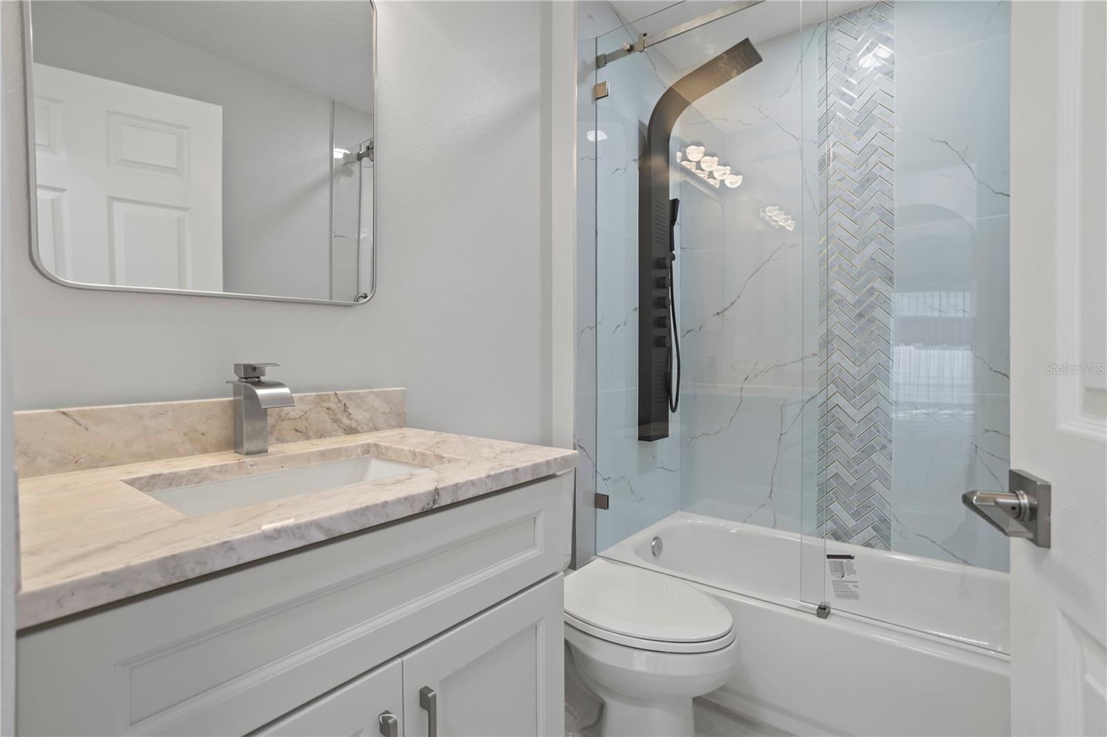 DELONA LAKES UN 32 - Residential