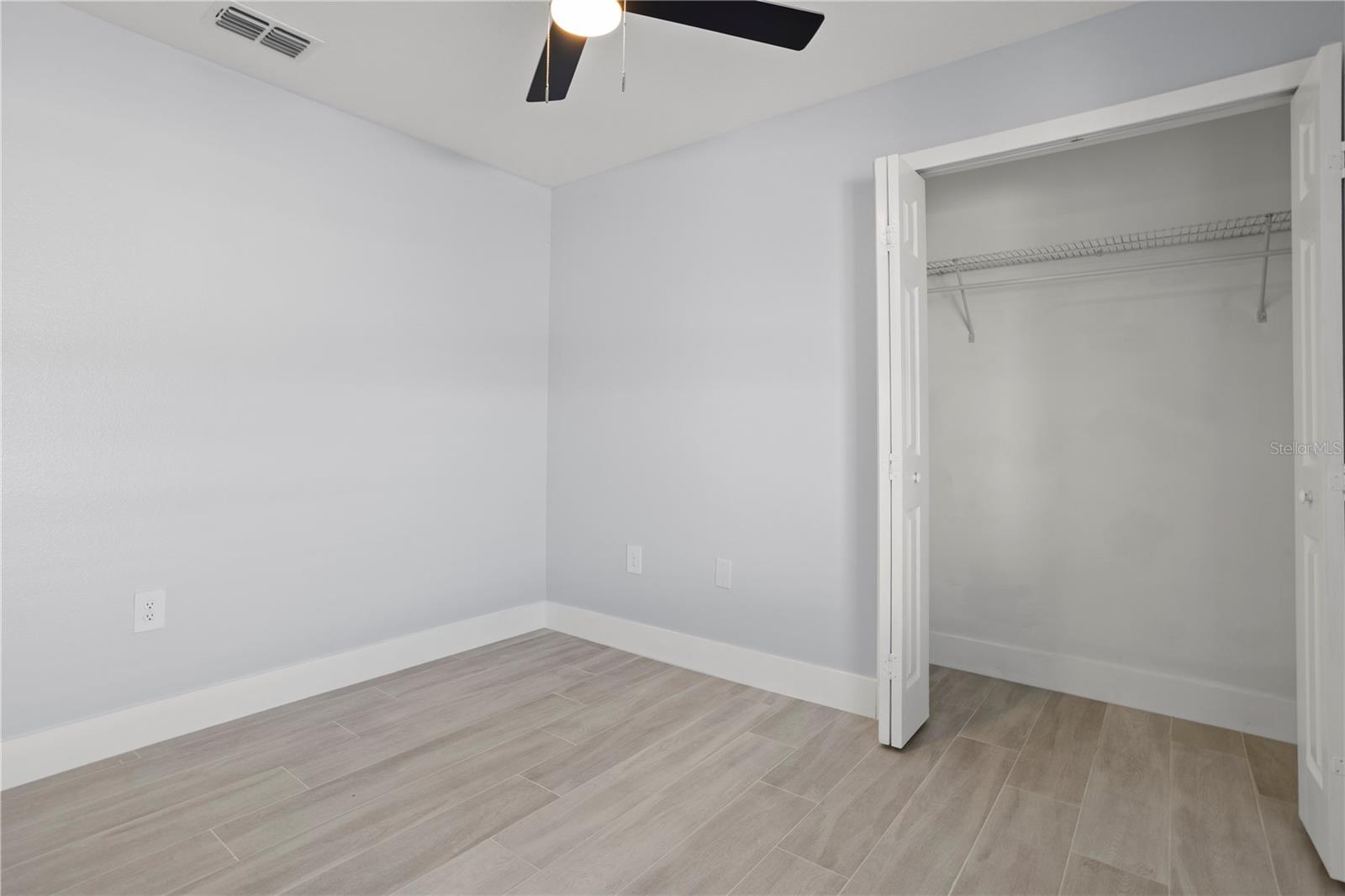 DELONA LAKES UN 32 - Residential