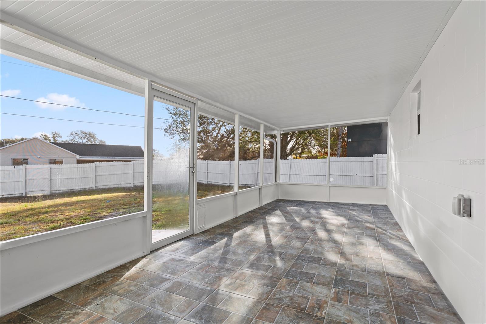 DELONA LAKES UN 32 - Residential