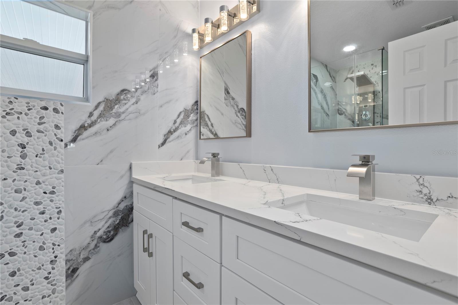 DELONA LAKES UN 32 - Residential