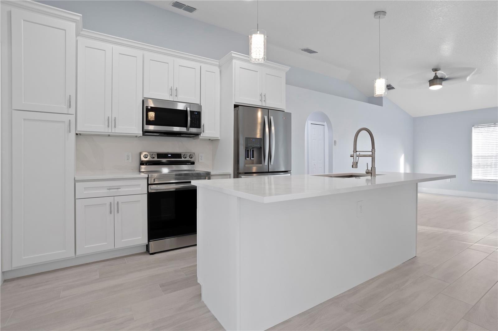 DELONA LAKES UN 32 - Residential