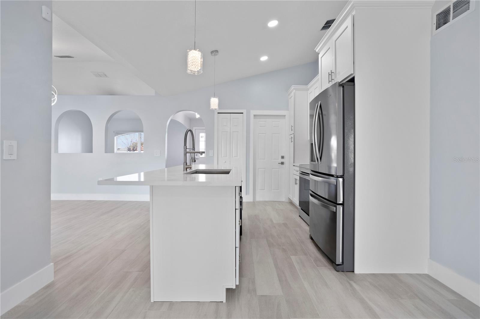 DELONA LAKES UN 32 - Residential