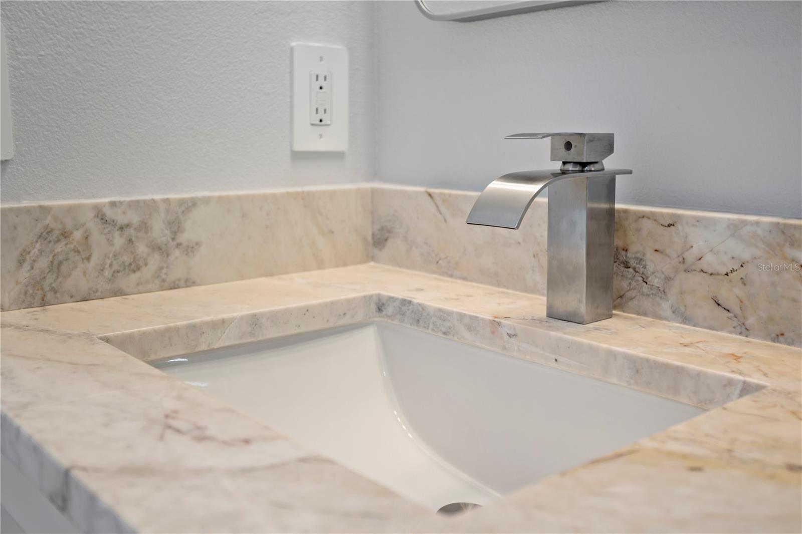 DELONA LAKES UN 32 - Residential