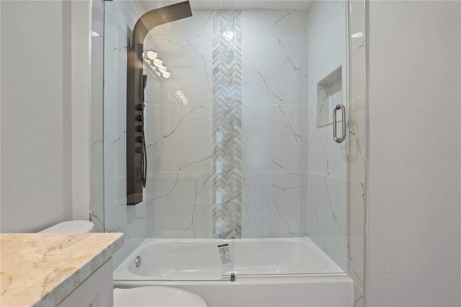 DELONA LAKES UN 32 - Residential