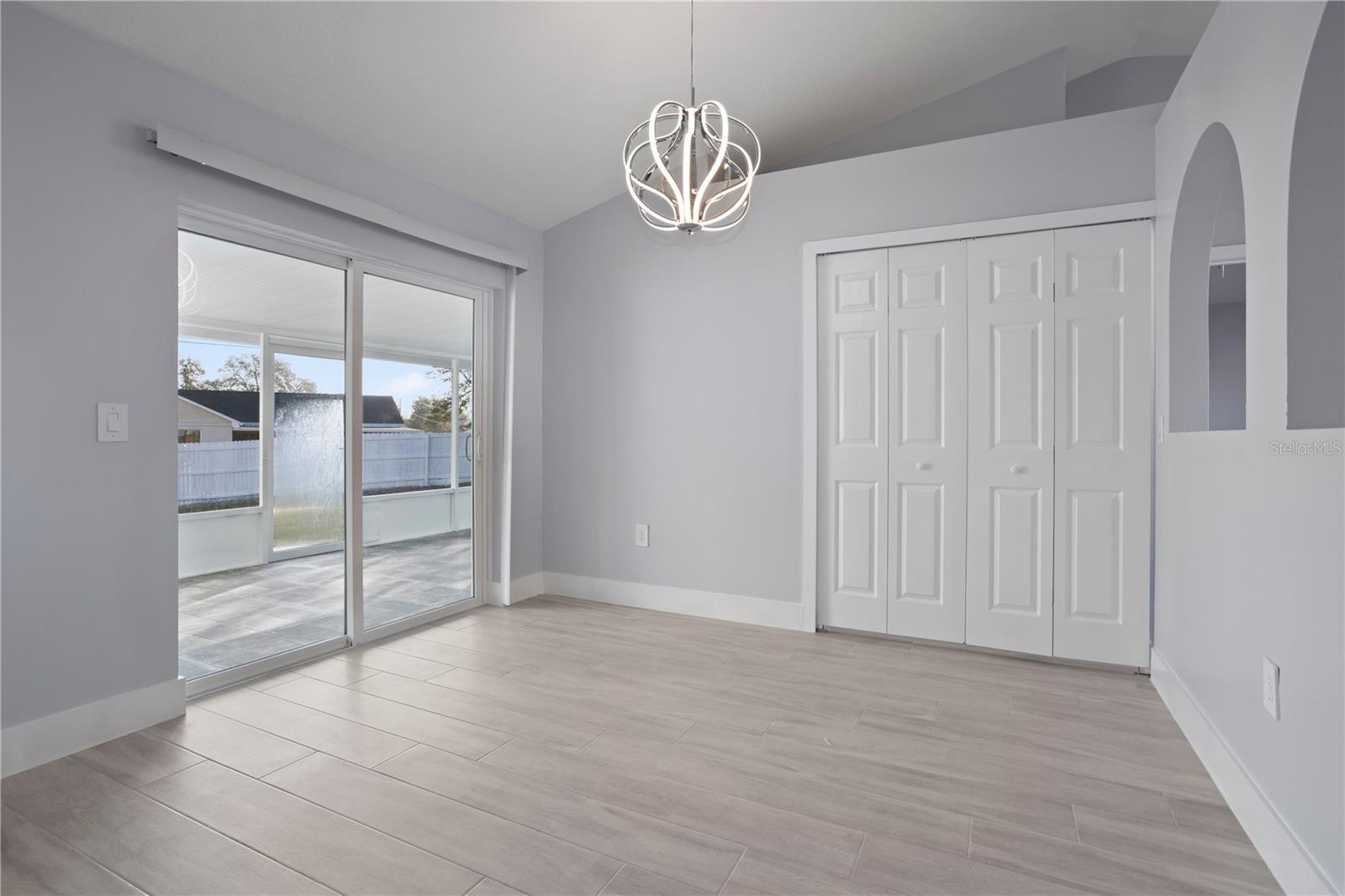 DELONA LAKES UN 32 - Residential