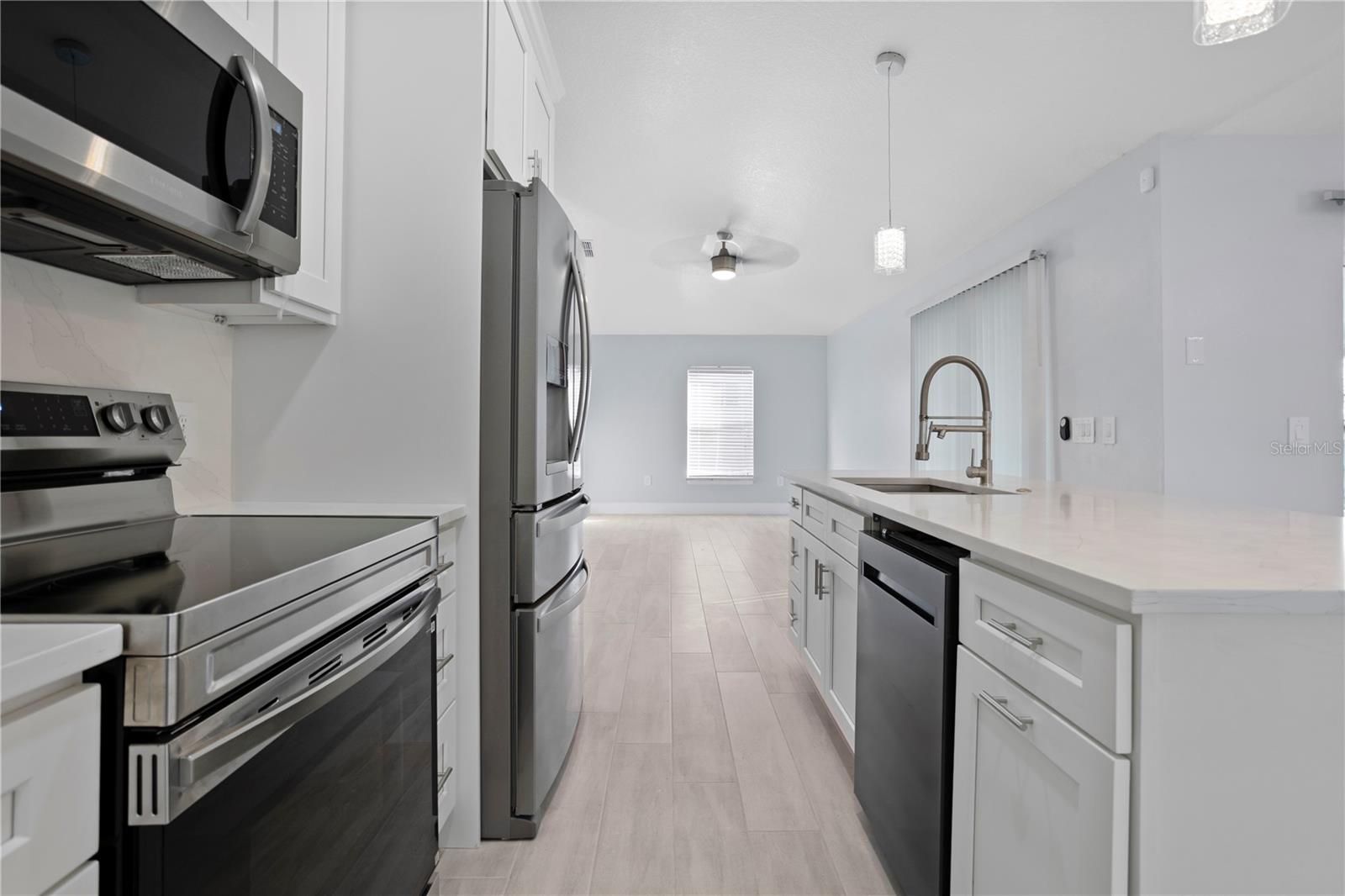 DELONA LAKES UN 32 - Residential